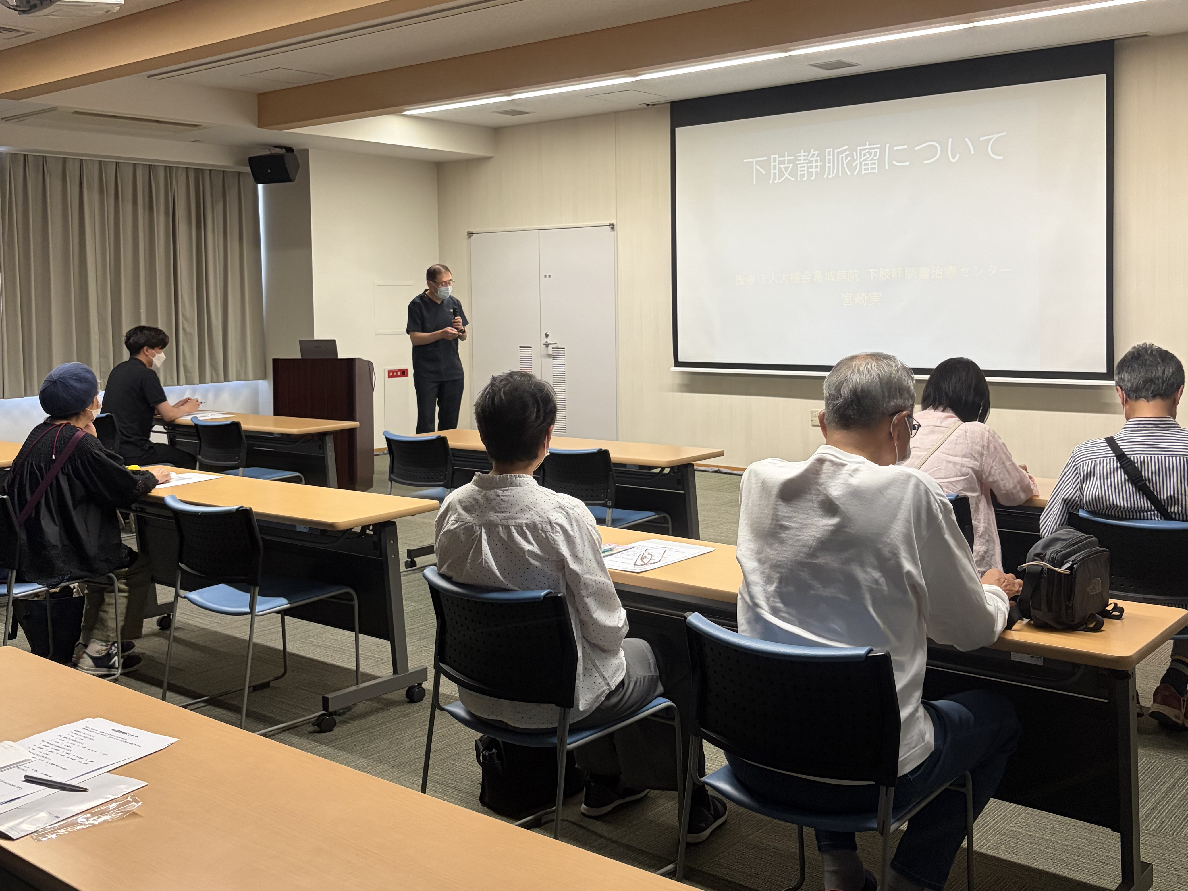 その足の症状は下肢静脈瘤が原因かも？ ～下肢静脈瘤の症状・治療法について～
